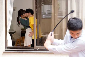Dù bị quấy rối trên tàu đến trường nhưng em nữ học sinh chỉ biết im lặng