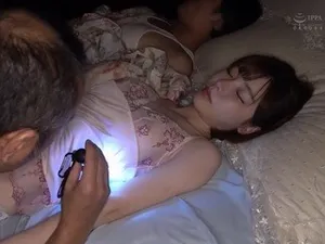 Gõ cửa phàn nàn gã nhà sát bên ổn ào, sống bẩn nào ngờ chọc giận hắn ta