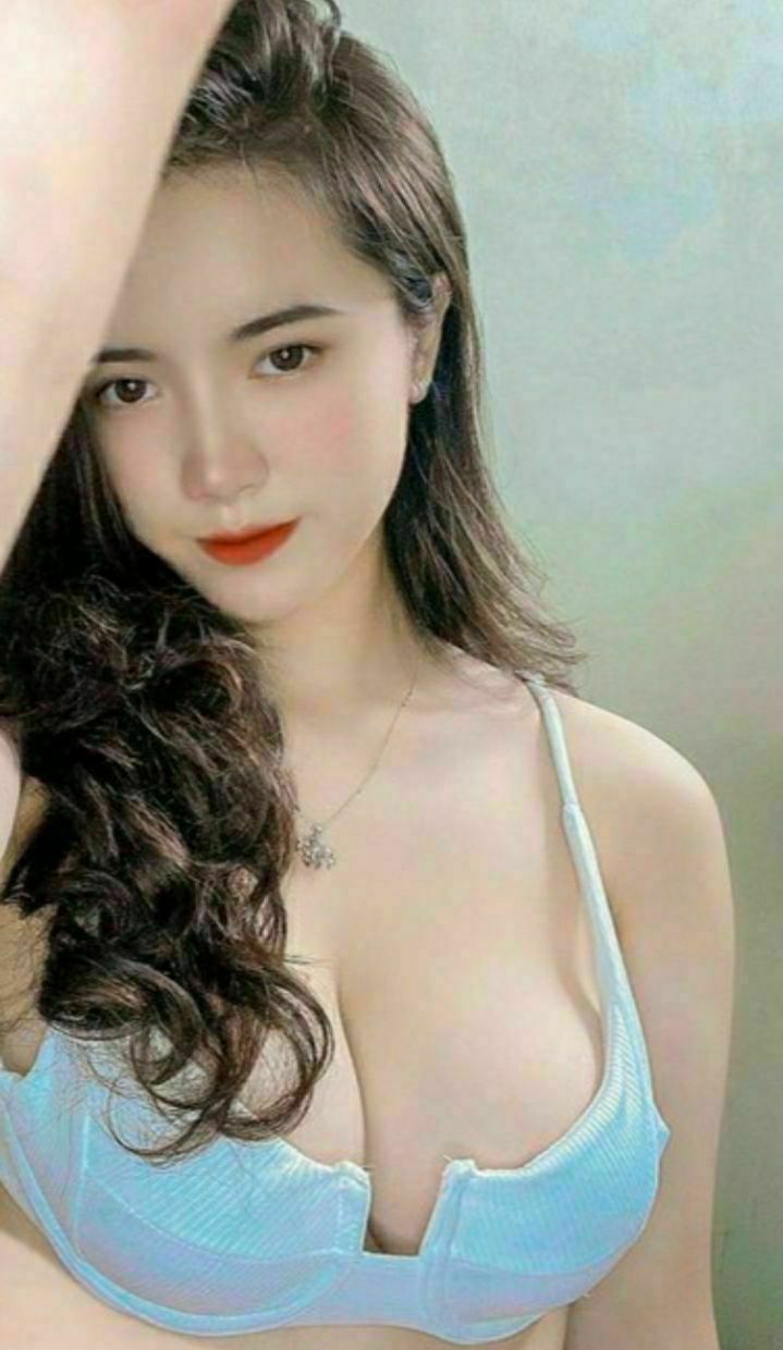 Chàng trai chim to nện đỏ lồn mẹ ruột của người yêu
